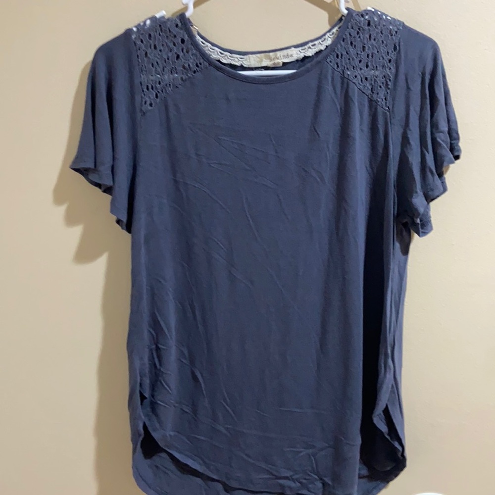 Tee shirt